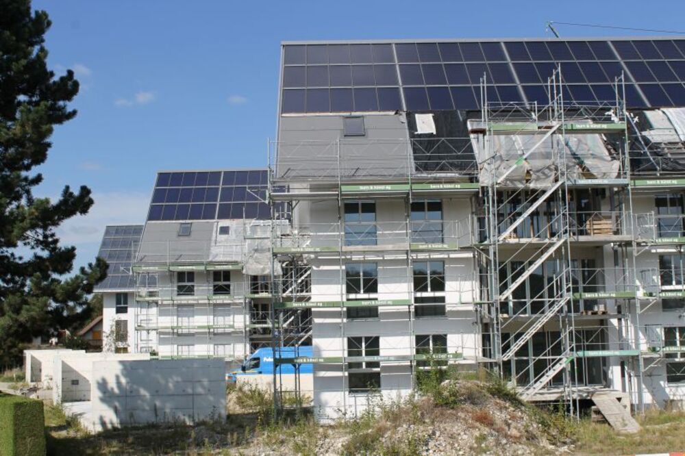Solar-Mehrfamilienhäuser in Oberburg BE. (Foto: Jenni Energietechnik)